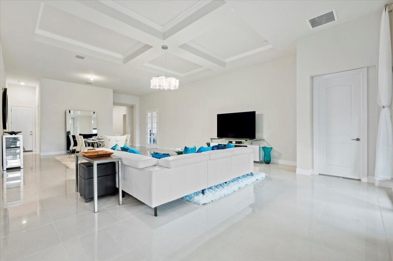 9132 Balsamo Drive, Palm Beach Gardens, FL 33412 Photo