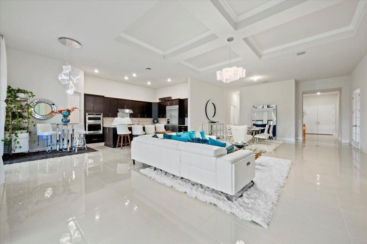 9132 Balsamo Drive, Palm Beach Gardens, FL 33412 Photo