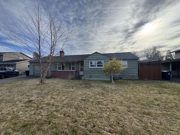 930 NW Canyon Drive, Redmond, OR 97756