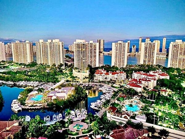 1000 W Island Blvd, Unit 2908, Aventura, FL 33160
