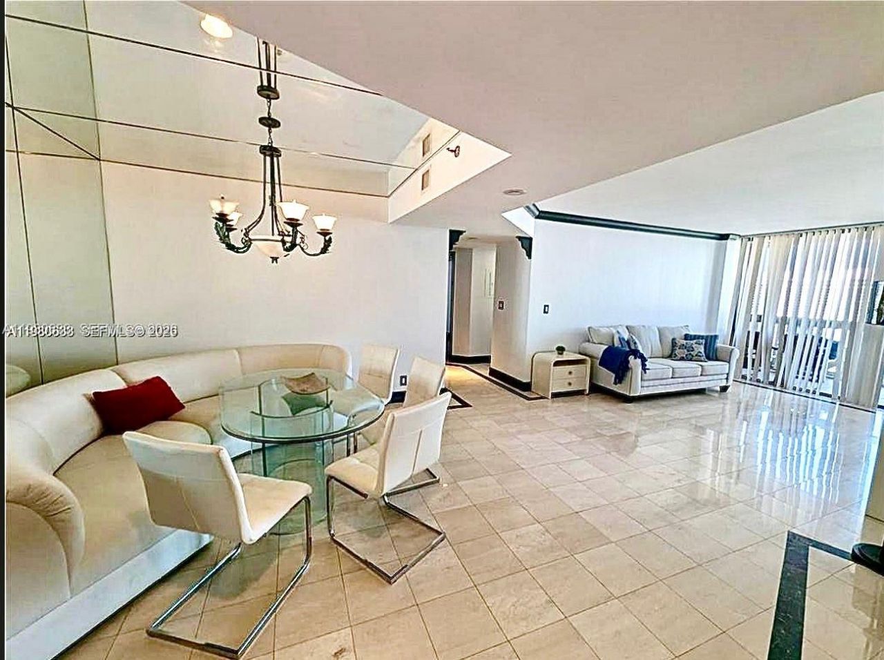 1000 W Island Blvd, Unit 2908, Aventura, FL 33160 Photo