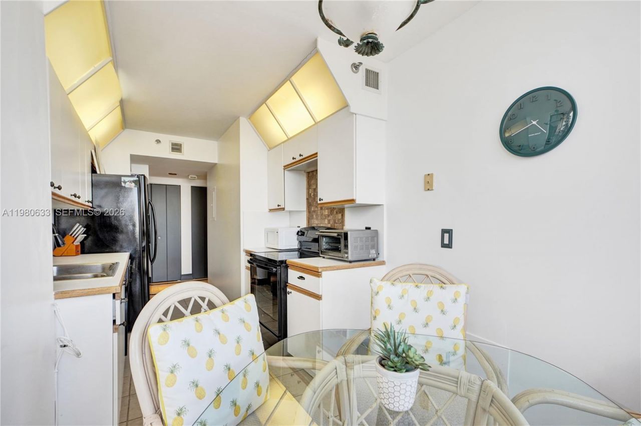 1000 W Island Blvd, Unit 2908, Aventura, FL 33160 Photo