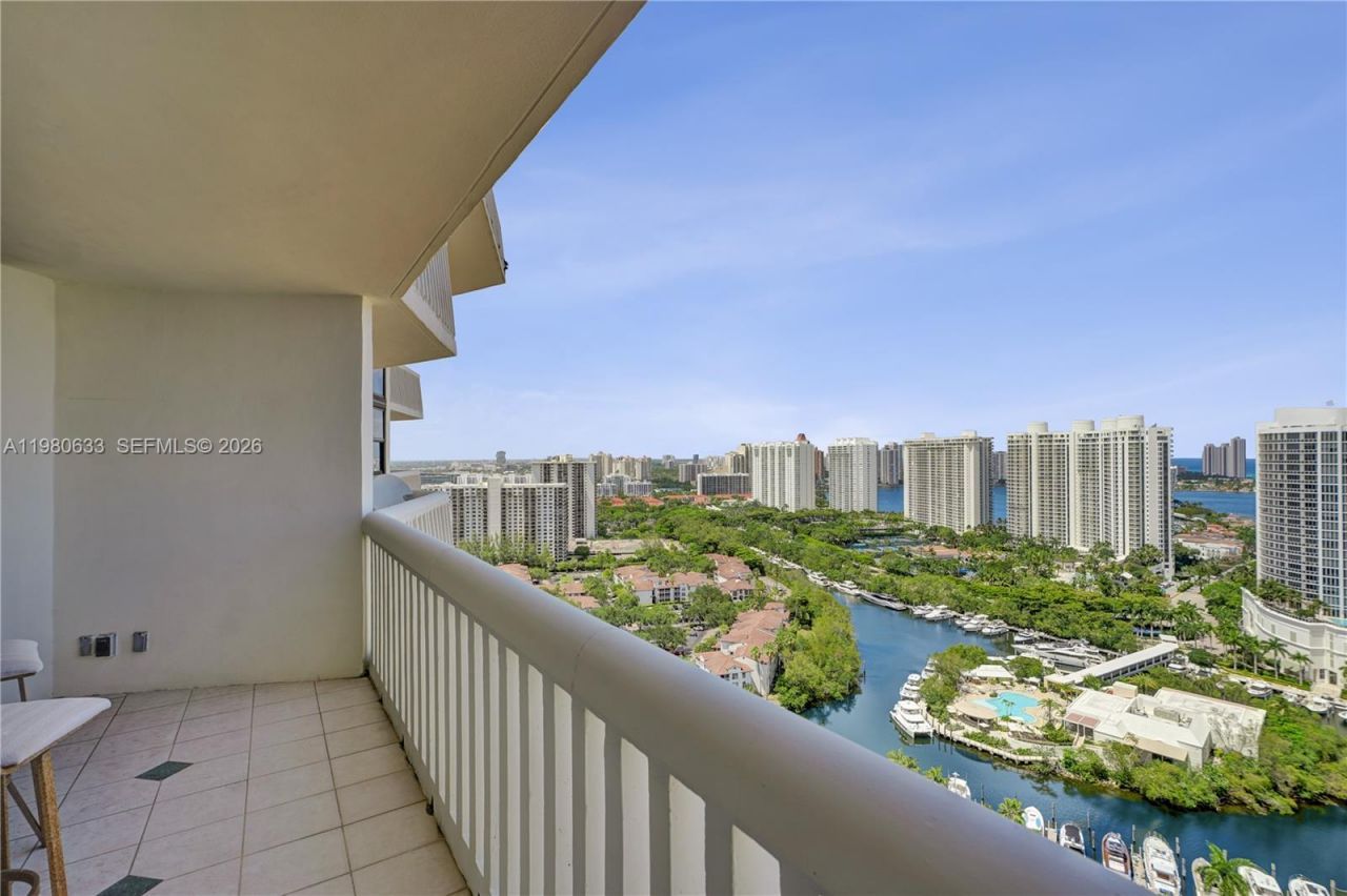 1000 W Island Blvd, Unit 2908, Aventura, FL 33160 Photo