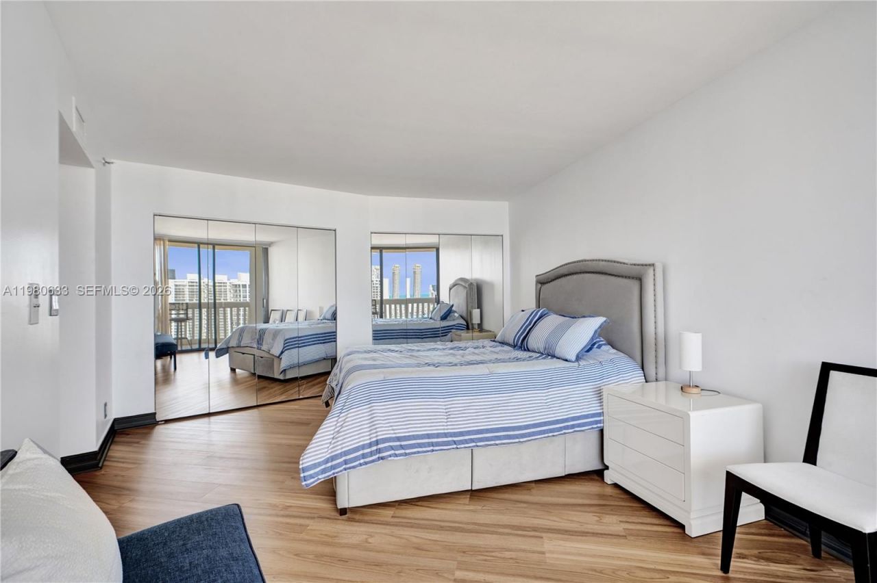 1000 W Island Blvd, Unit 2908, Aventura, FL 33160 Photo