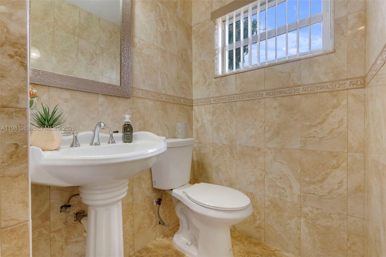 2140 NW 30th Way, Fort Lauderdale, FL 33311 Photo