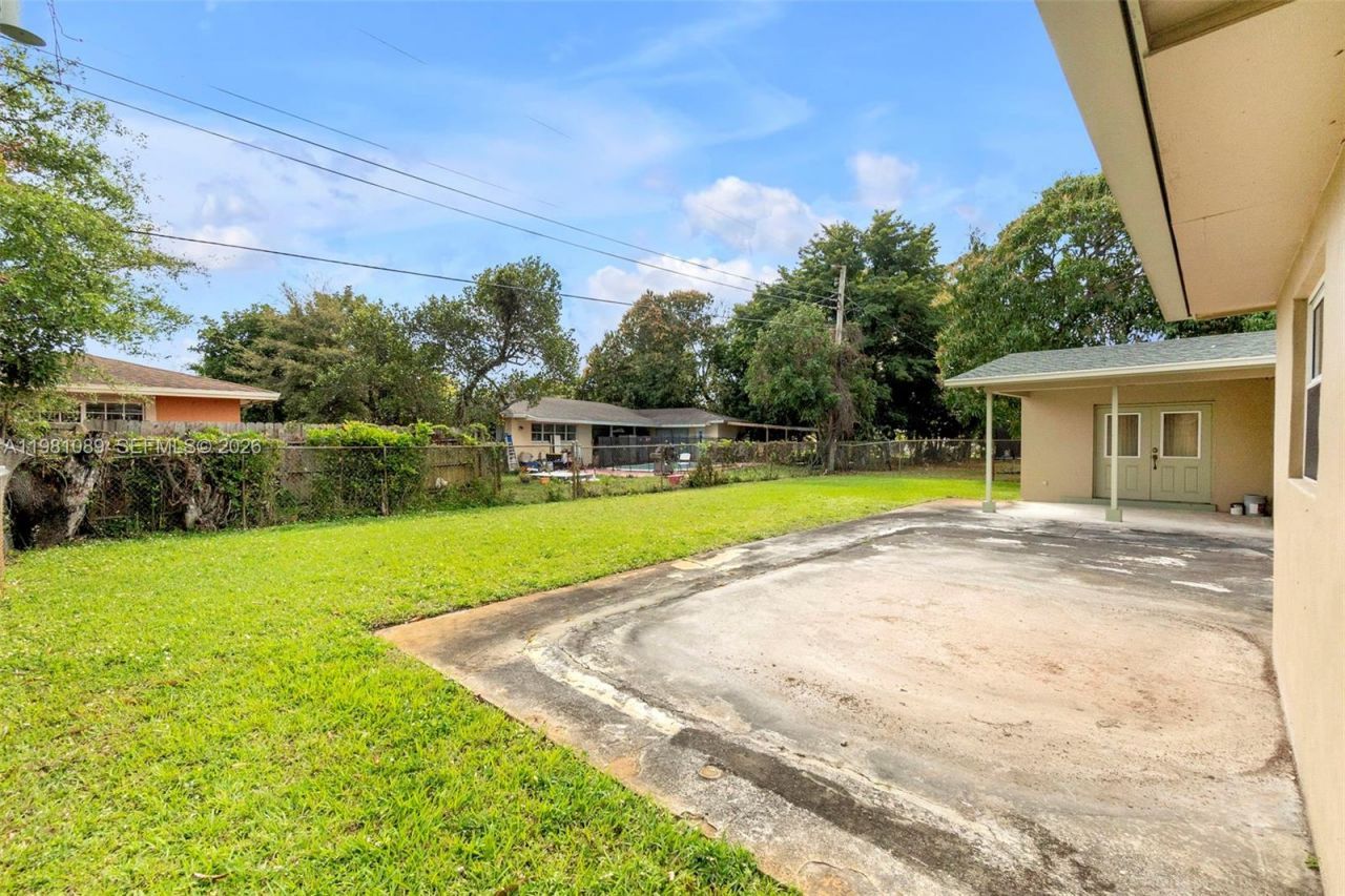 2140 NW 30th Way, Fort Lauderdale, FL 33311 Photo