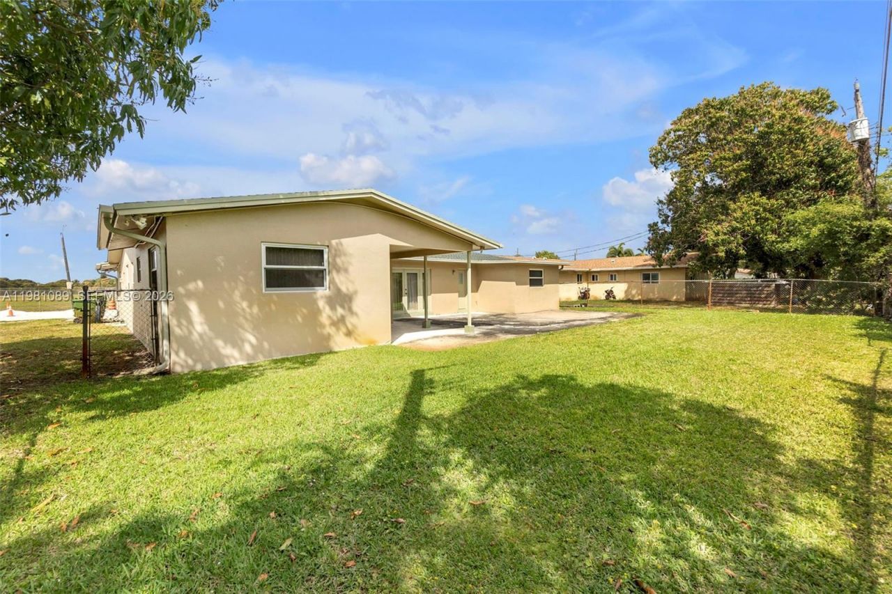 2140 NW 30th Way, Fort Lauderdale, FL 33311 Photo