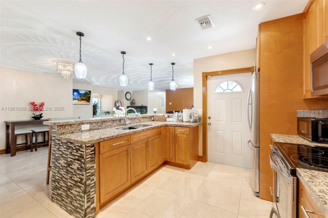 2140 NW 30th Way, Fort Lauderdale, FL 33311 Photo