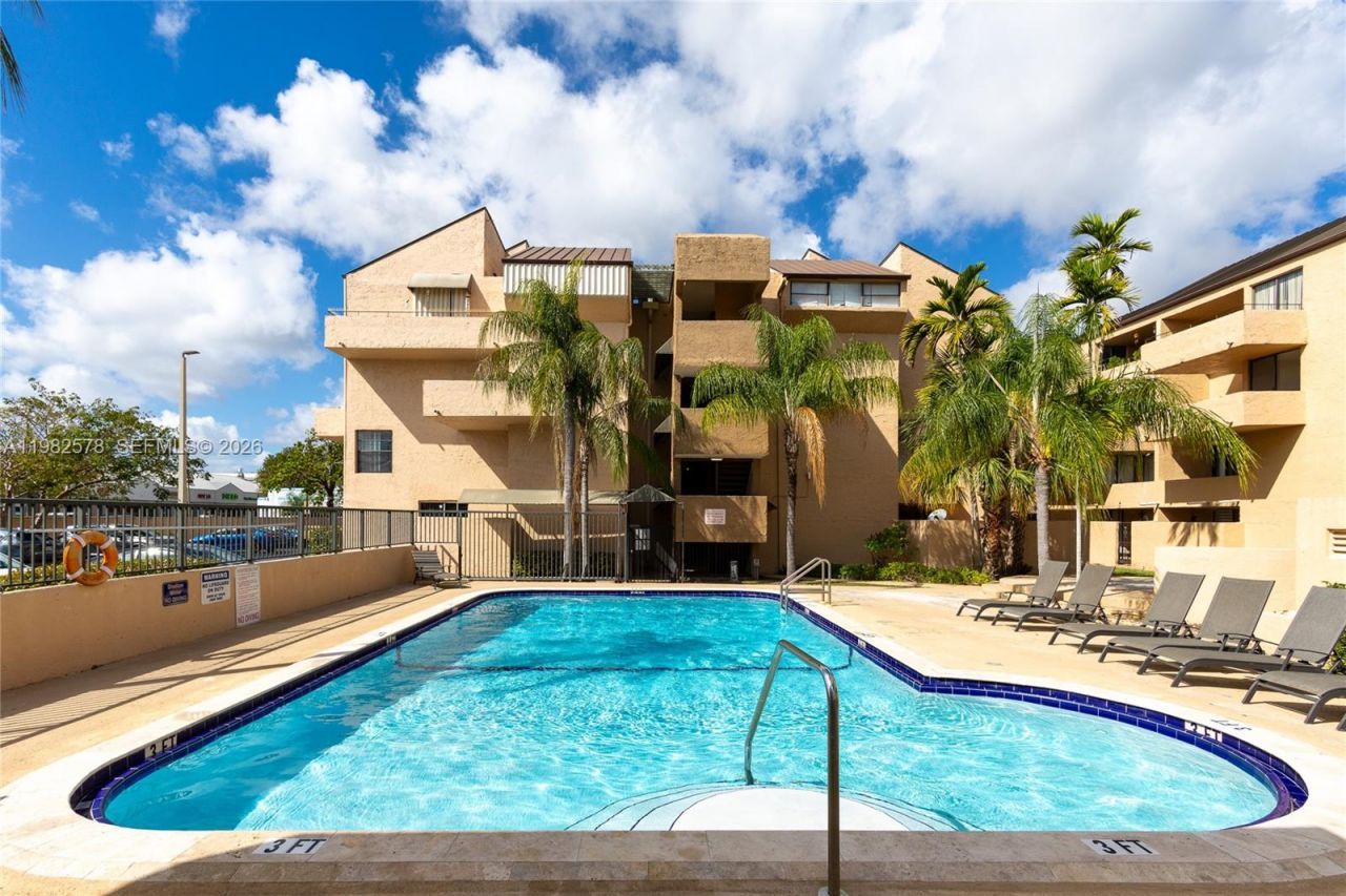 10500 SW 108th Ave, Unit B414, Miami, FL 33176 Photo