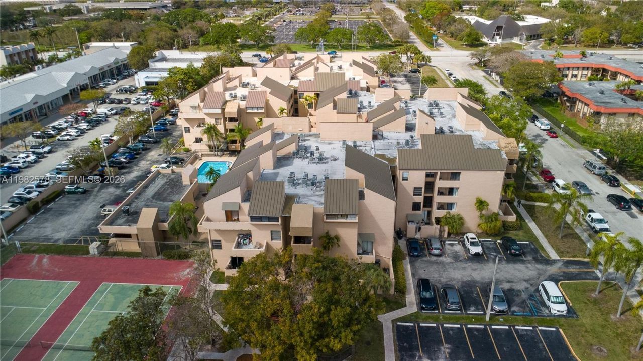 10500 SW 108th Ave, Unit B414, Miami, FL 33176 Photo