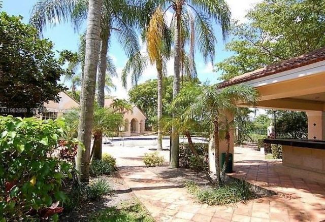 1733 Village Blvd , Unit 208, West Palm Beach, FL 33409 Photo