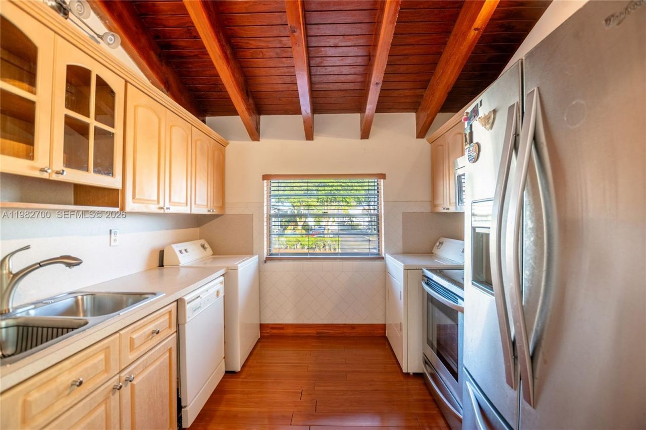 860 NW 106th Ave, Unit 2B3-5, Miami, FL 33172 Photo