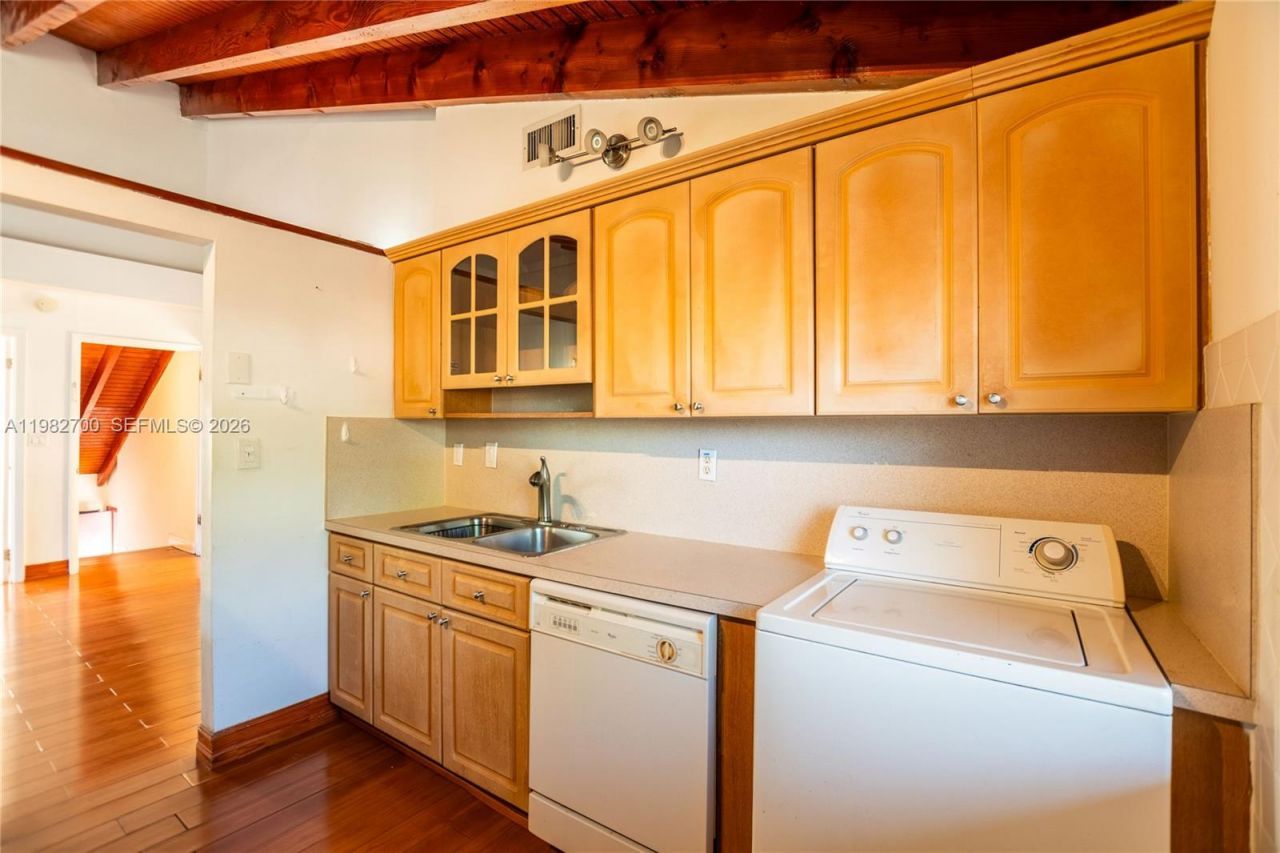 860 NW 106th Ave, Unit 2B3-5, Miami, FL 33172 Photo