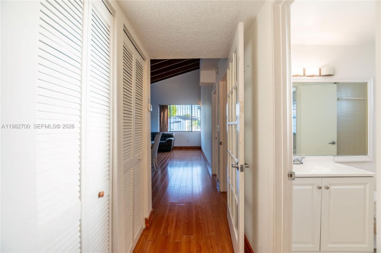 860 NW 106th Ave, Unit 2B3-5, Miami, FL 33172 Photo