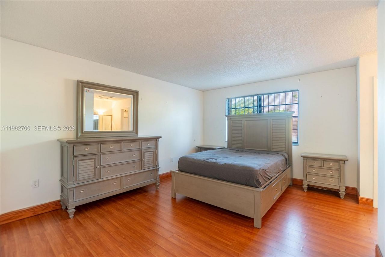 860 NW 106th Ave, Unit 2B3-5, Miami, FL 33172 Photo