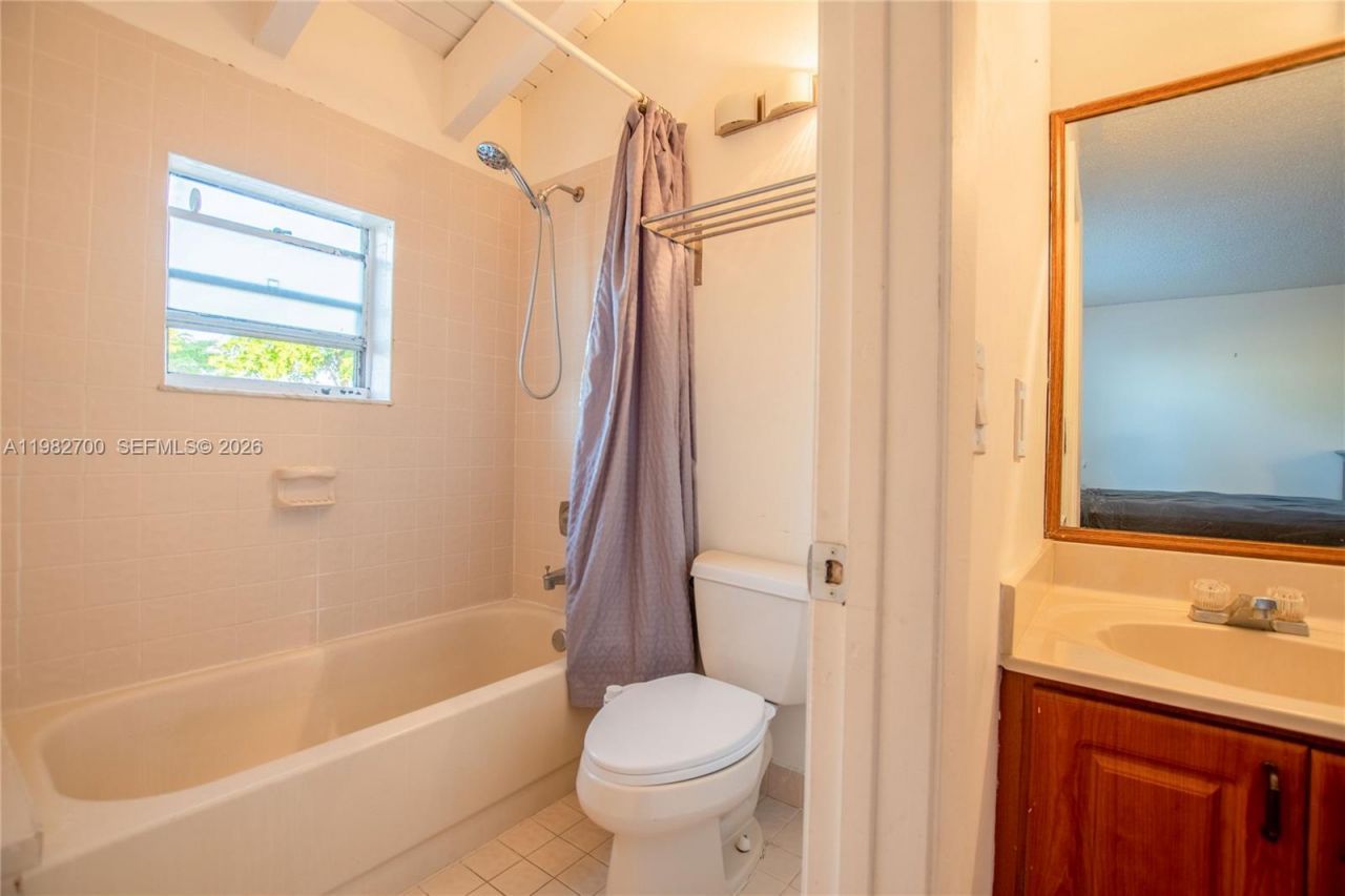 860 NW 106th Ave, Unit 2B3-5, Miami, FL 33172 Photo