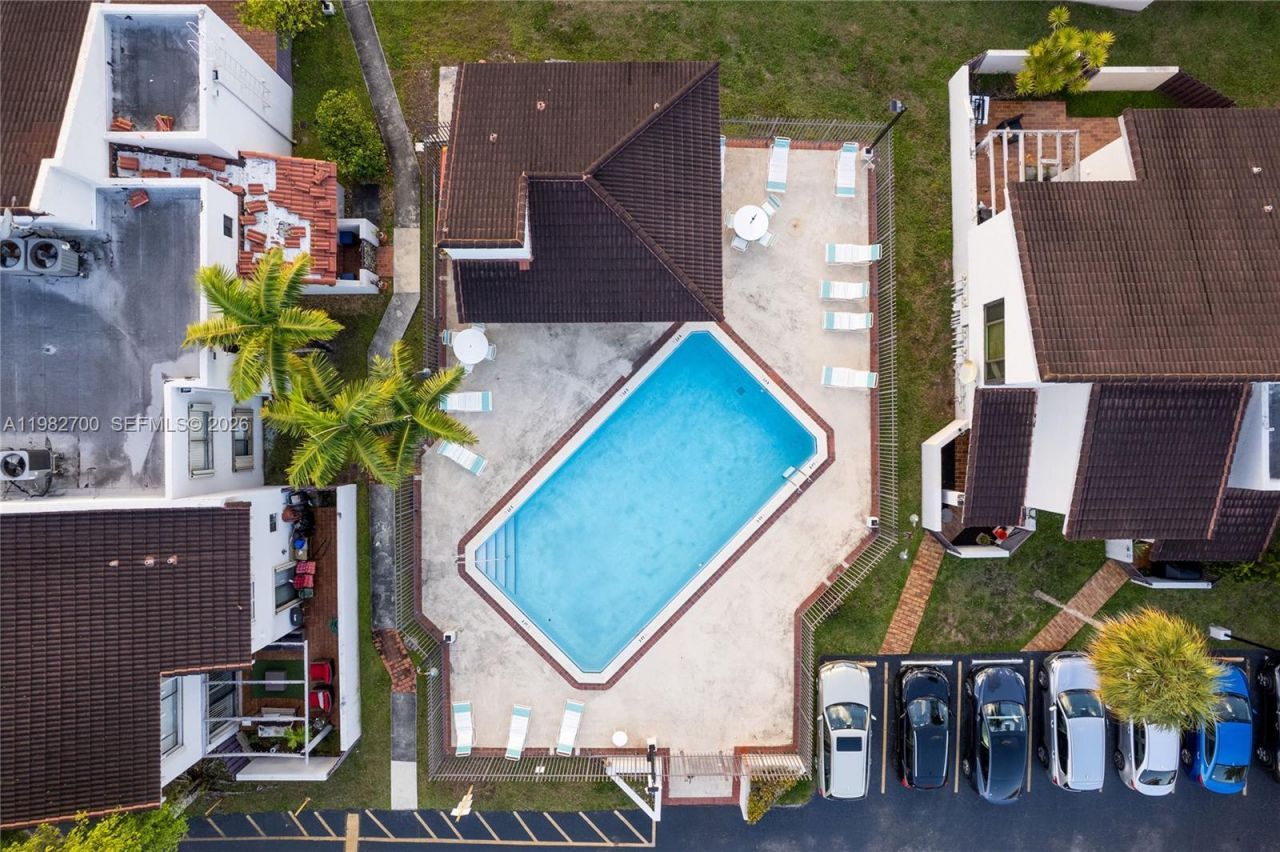 860 NW 106th Ave, Unit 2B3-5, Miami, FL 33172 Photo