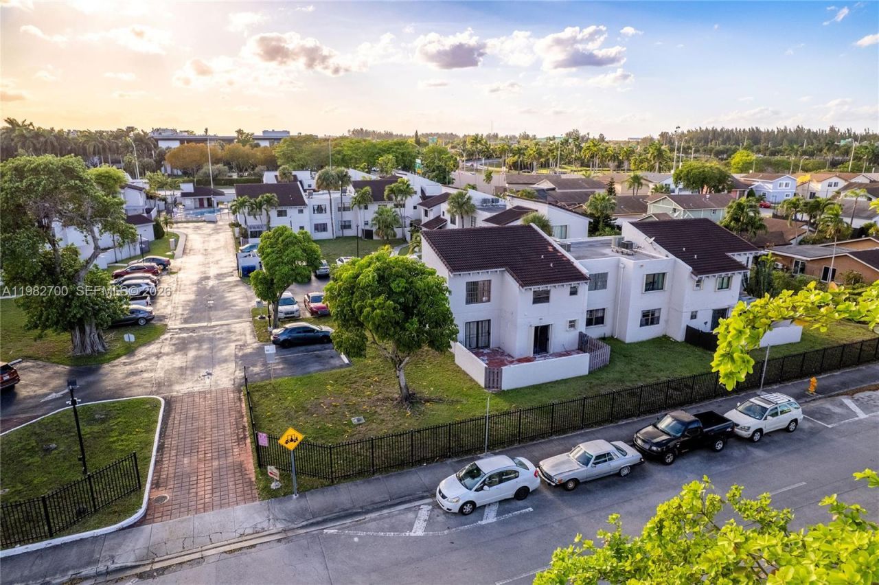 860 NW 106th Ave, Unit 2B3-5, Miami, FL 33172 Photo