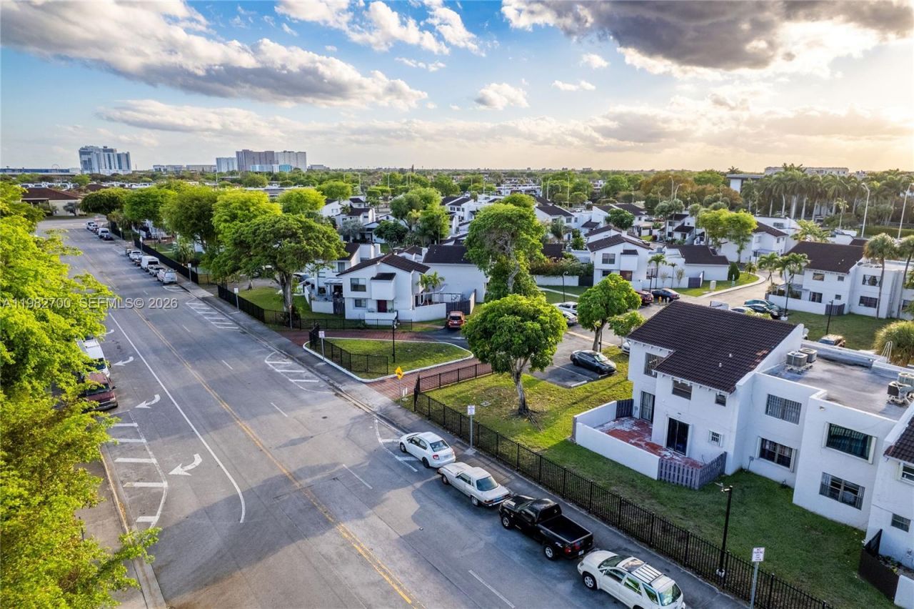 860 NW 106th Ave, Unit 2B3-5, Miami, FL 33172 Photo