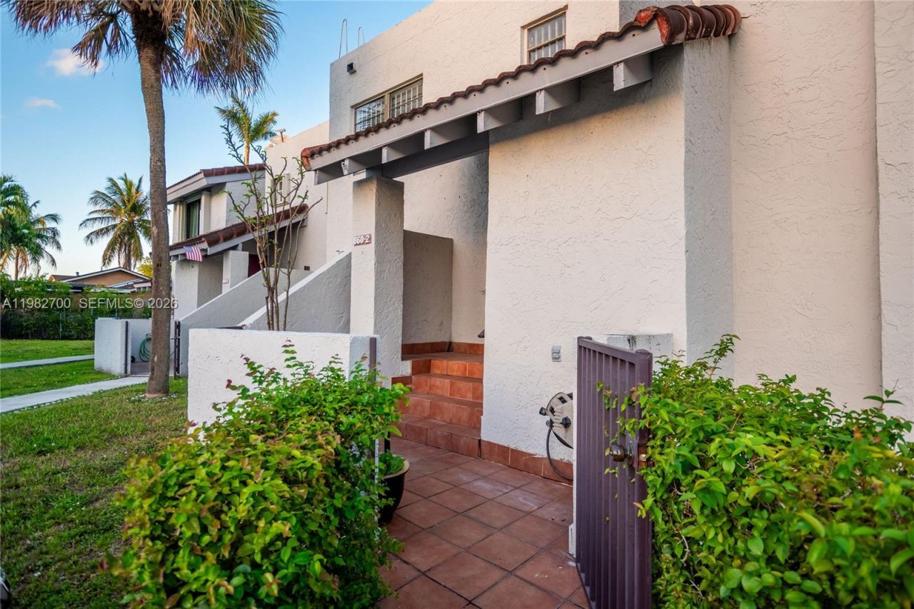 860 NW 106th Ave, Unit 2B3-5, Miami, FL 33172 Photo