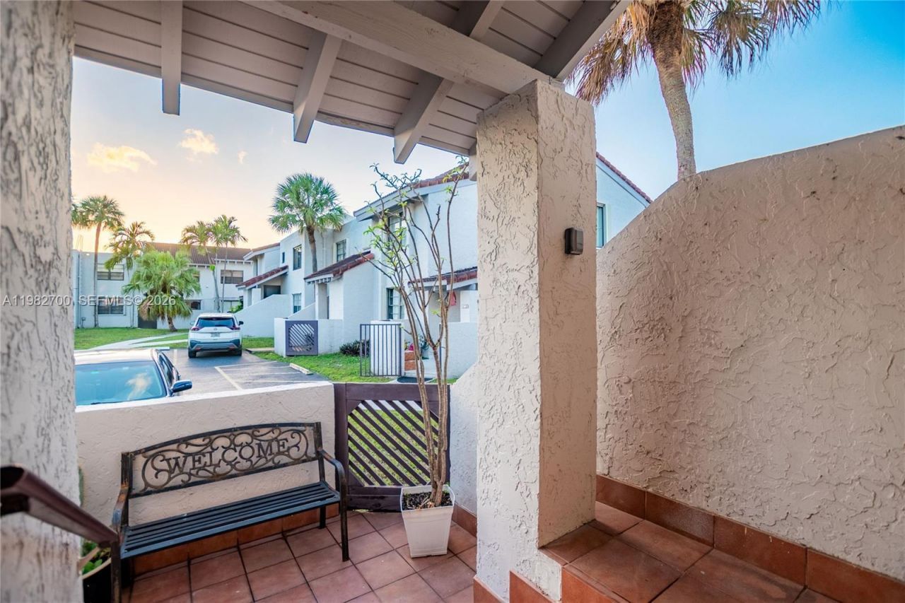 860 NW 106th Ave, Unit 2B3-5, Miami, FL 33172 Photo