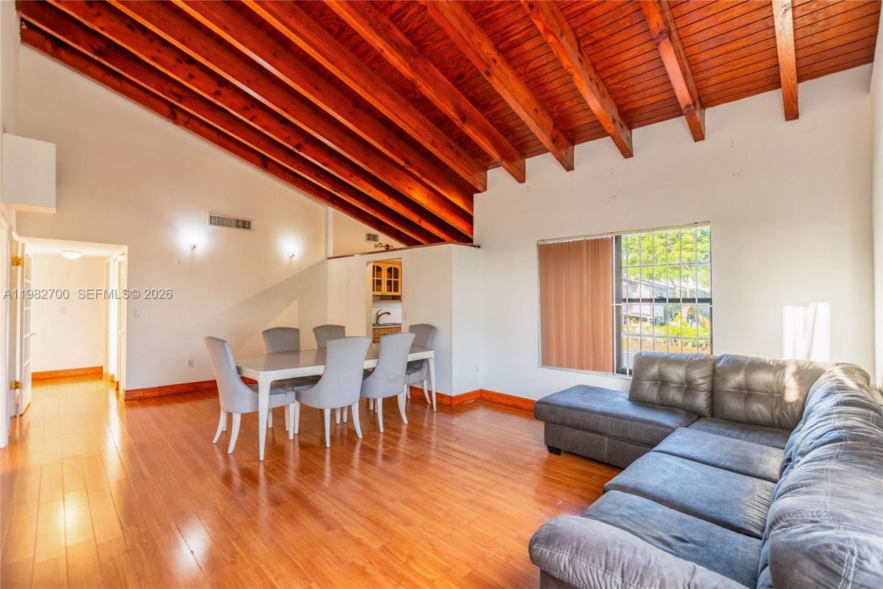 860 NW 106th Ave, Unit 2B3-5, Miami, FL 33172 Photo