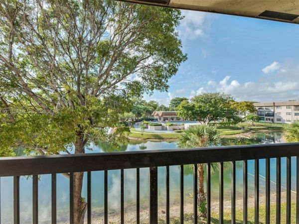 4955 E Sabal Palm Blvd , Unit 305, Tamarac, FL 33319