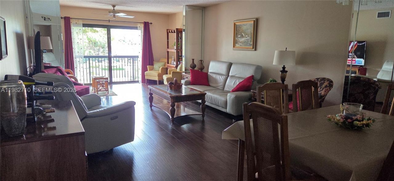 4955 E Sabal Palm Blvd, Unit 305, Tamarac, FL 33319 Photo