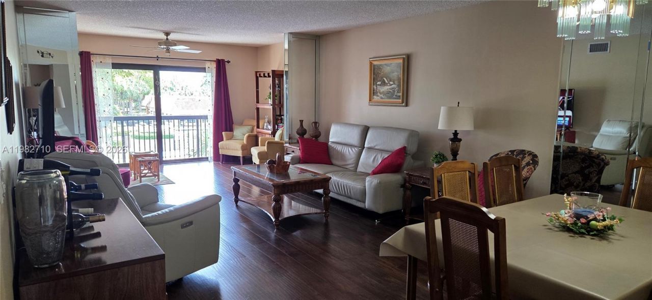 4955 E Sabal Palm Blvd, Unit 305, Tamarac, FL 33319 Photo