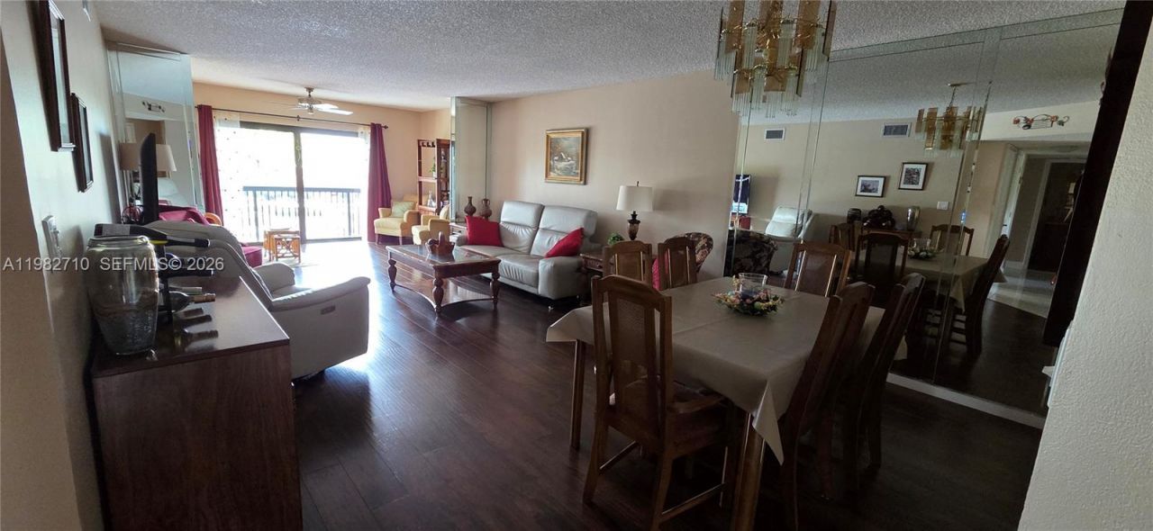 4955 E Sabal Palm Blvd, Unit 305, Tamarac, FL 33319 Photo