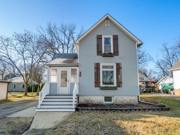 435 E Market Street , Somonauk, IL 60552