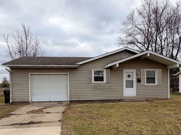 1020 Avenue E , Rochelle, IL 61068