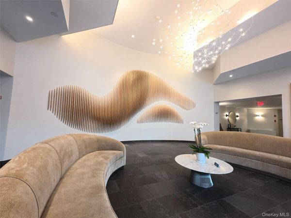 10 Stewart Pl , Unit 2GE, White Plains, NY 10603