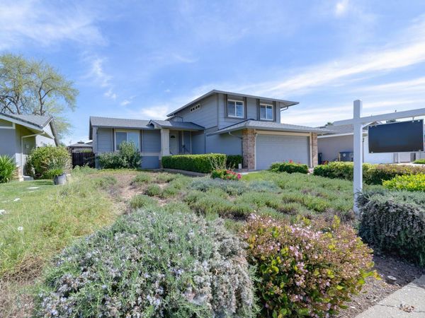 3221 Saturn Dr, Sacramento, CA 95827