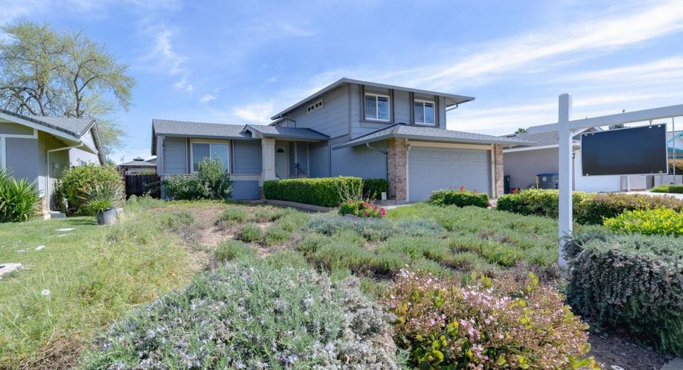 3221 Saturn Dr, Sacramento, CA 95827 Photo