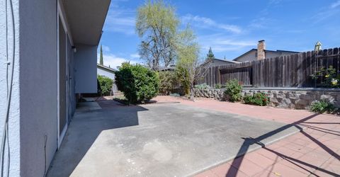 3221 Saturn Dr, Sacramento, CA 95827 Photo