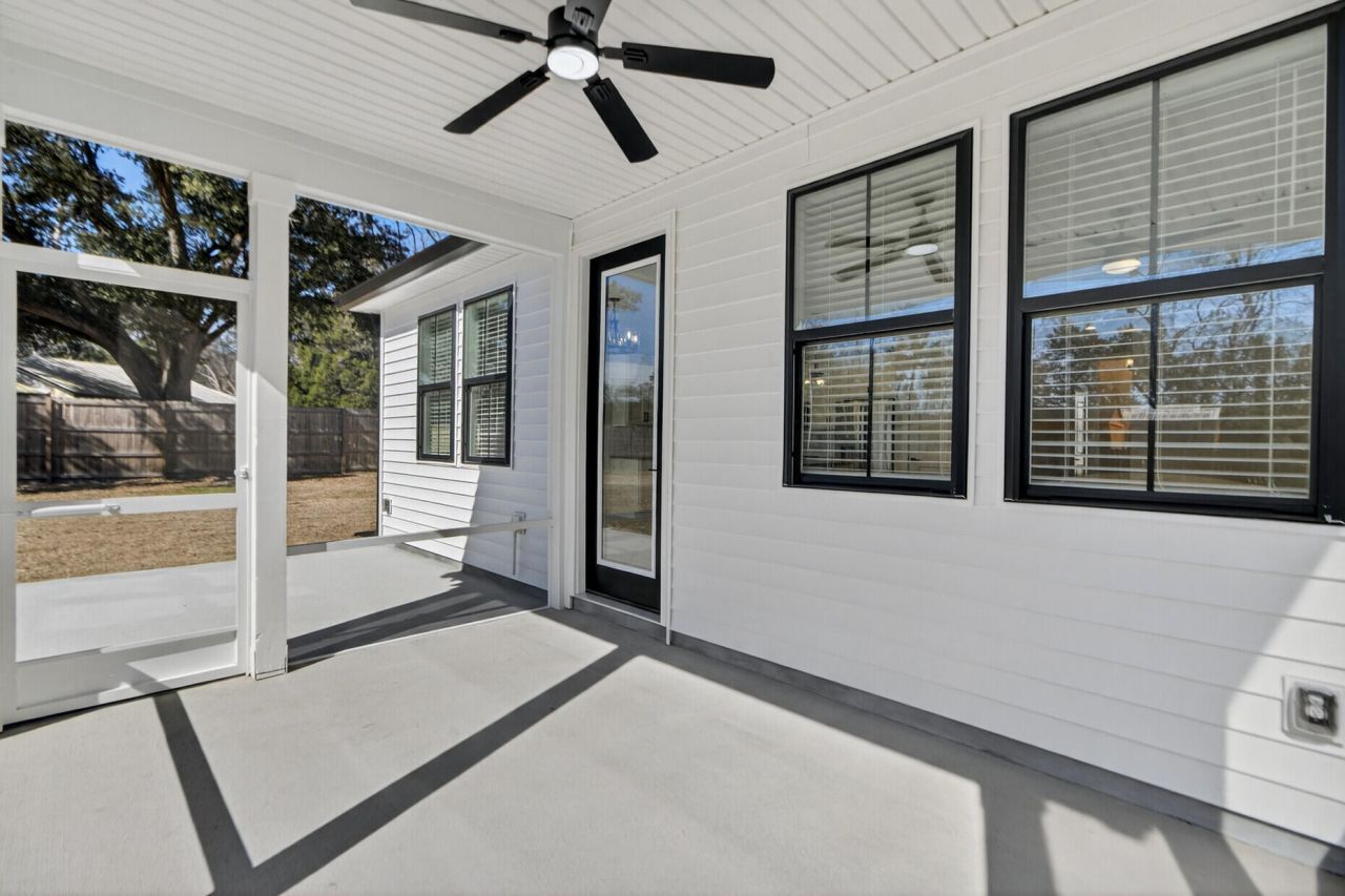 205 Garbon Drive Photo 33