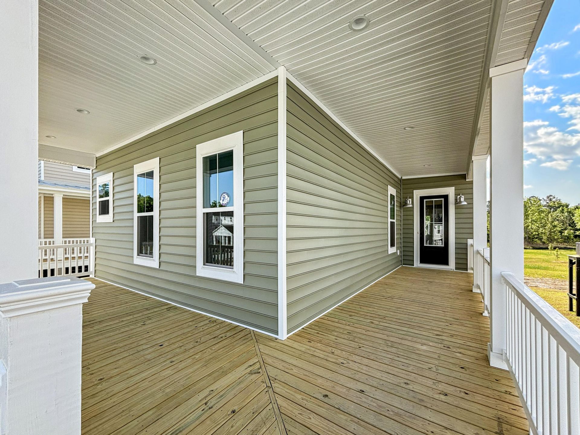 207 Threaded Fern Street Photo 5