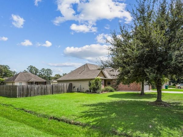 551 DAYBREAK Drive , Ponchatoula, LA 70454