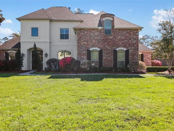 323 SANDALWOOD Drive, Mandeville, LA 70448