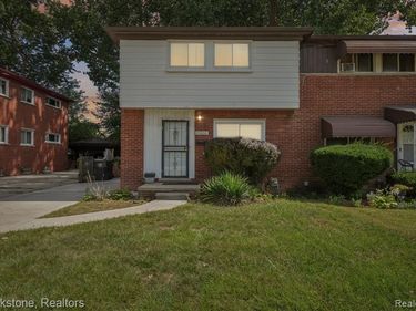 24260 Coolidge Highway, Oak Park, MI 48237