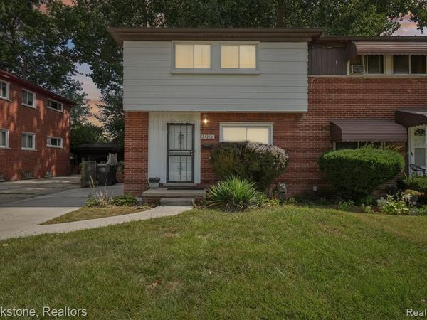 24260 Coolidge Highway, Oak Park, MI 48237