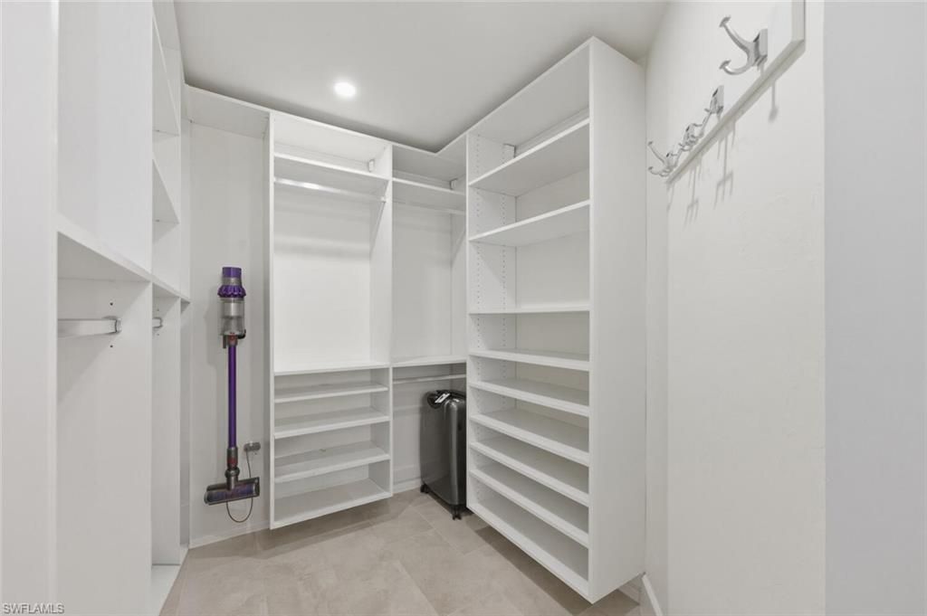 909 Reef Point Cir, Naples, FL 34108 Photo
