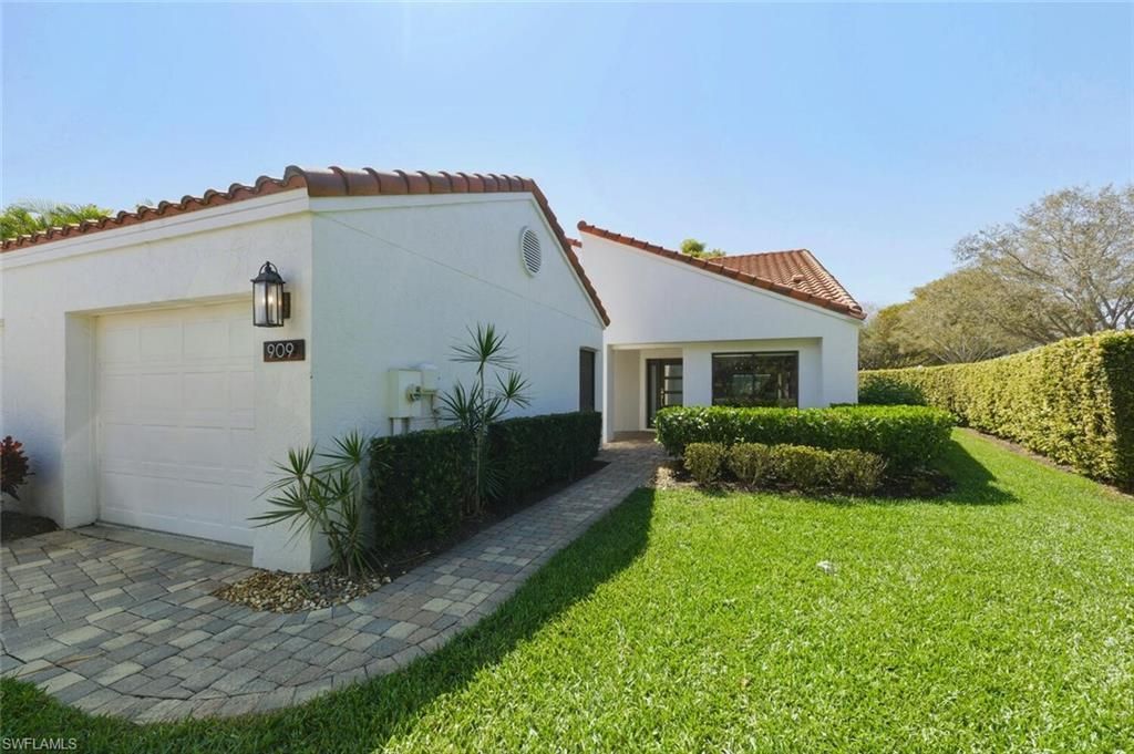 909 Reef Point Cir, Naples, FL 34108 Photo