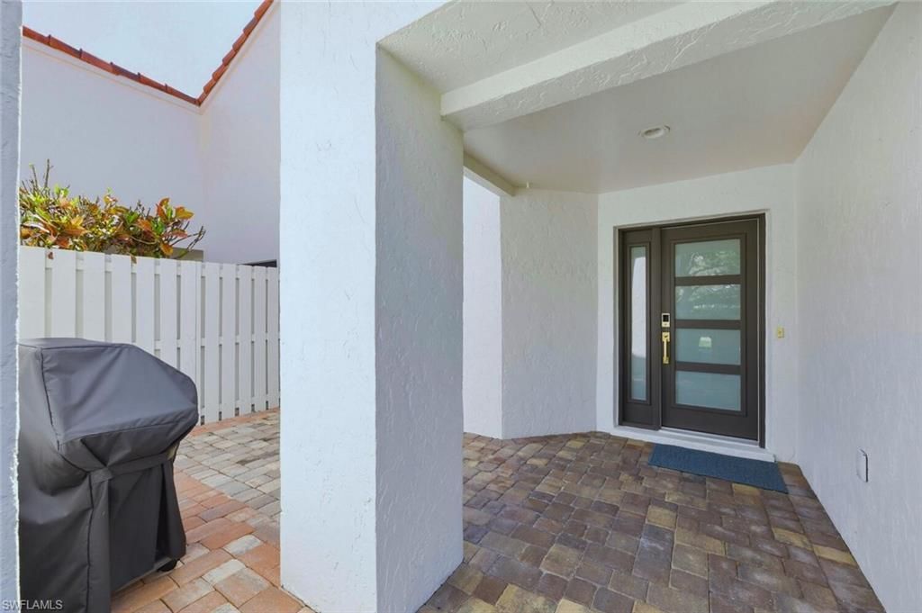 909 Reef Point Cir, Naples, FL 34108 Photo