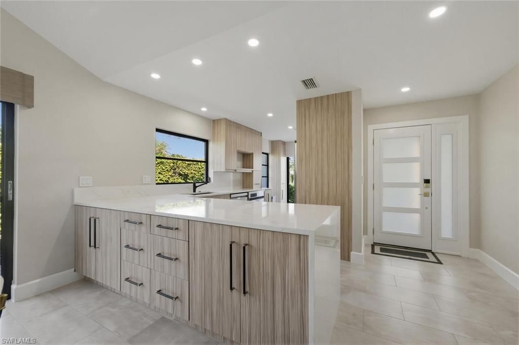 909 Reef Point Cir, Naples, FL 34108 Photo
