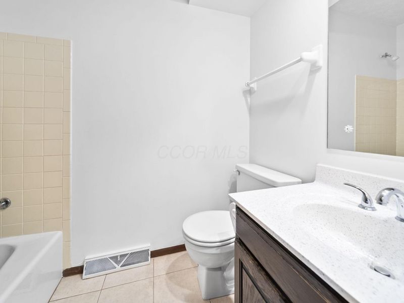 357 Highland Way , Worthington, OH 43085 Photo 13