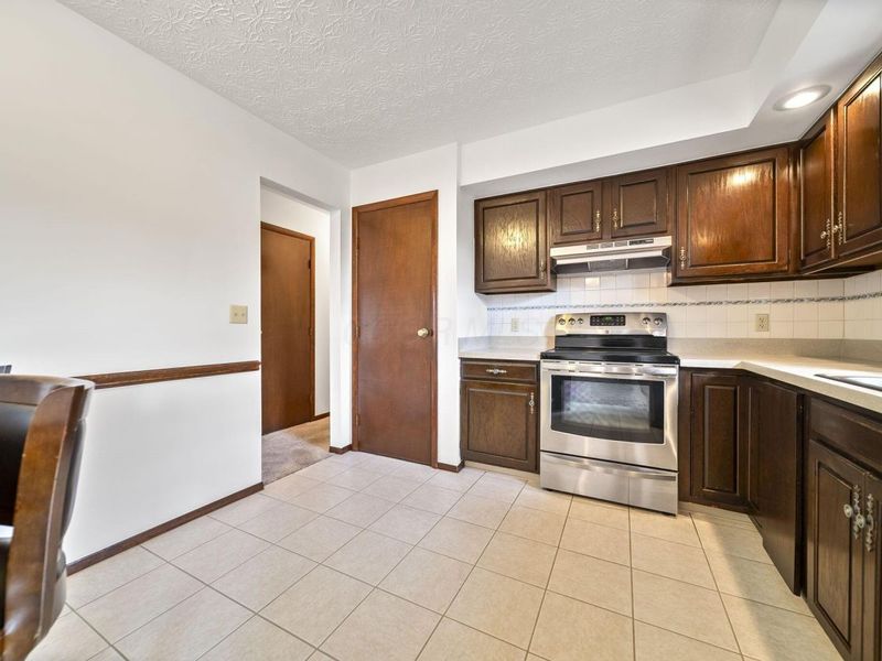 357 Highland Way , Worthington, OH 43085 Photo 6