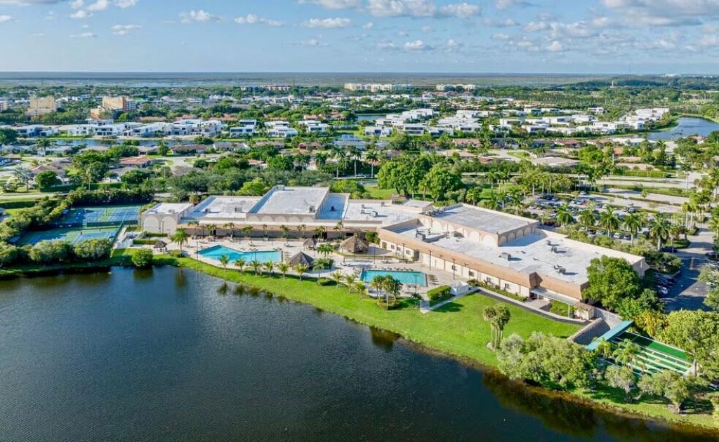 114 Danielle Court , Weston, FL 33326 Photo