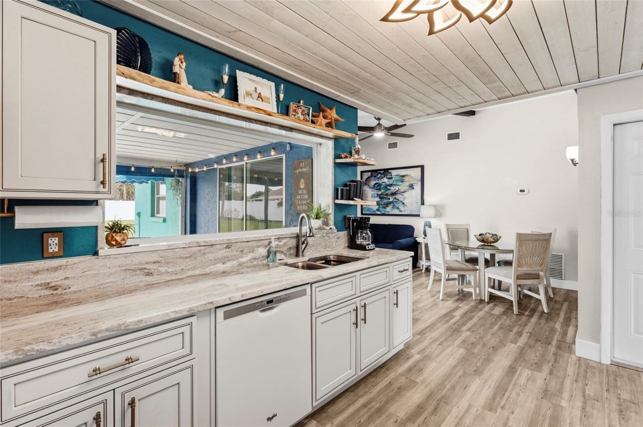 7320 Meadowbrook Drive , Sarasota, FL 34243 Photo